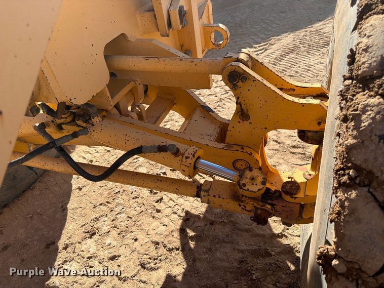 image for item FK4656 2001 Volvo G710VHP motor grader