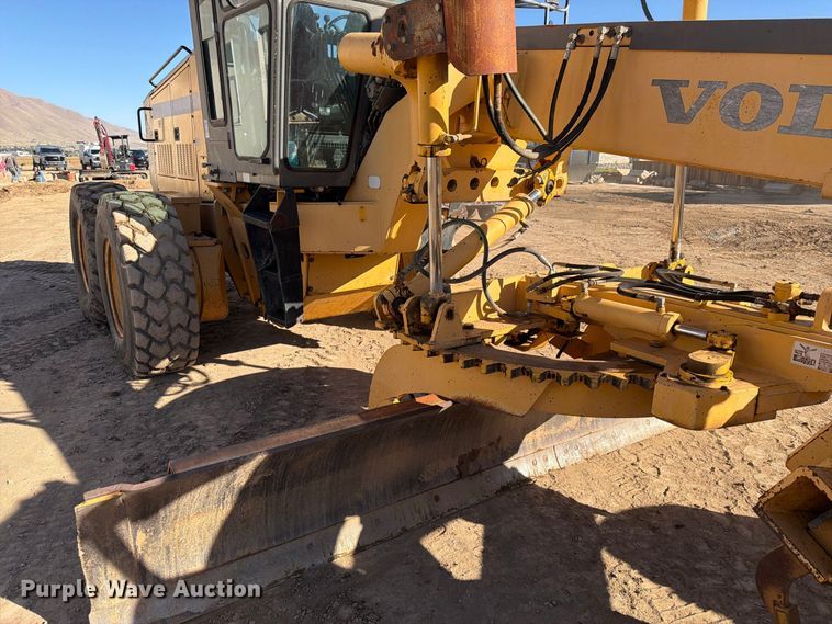 image for item FK4656 2001 Volvo G710VHP motor grader