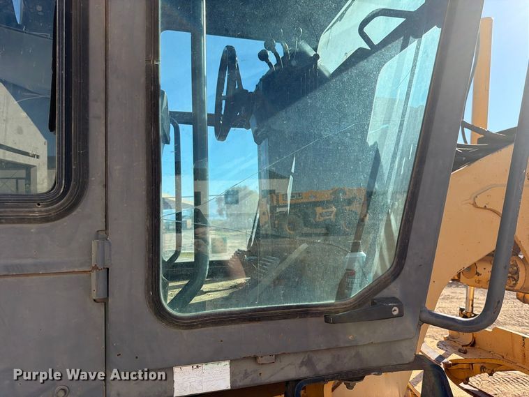 image for item FK4656 2001 Volvo G710VHP motor grader