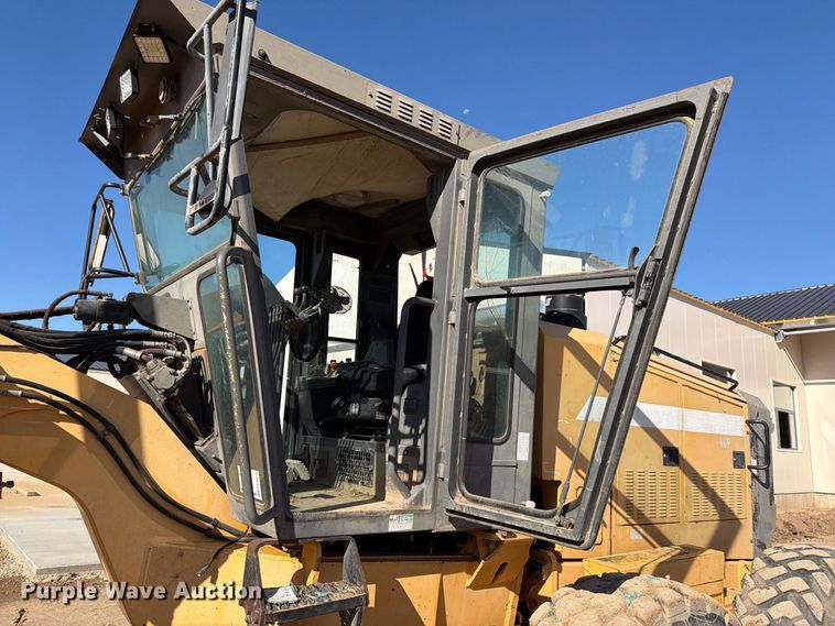 image for item FK4656 2001 Volvo G710VHP motor grader
