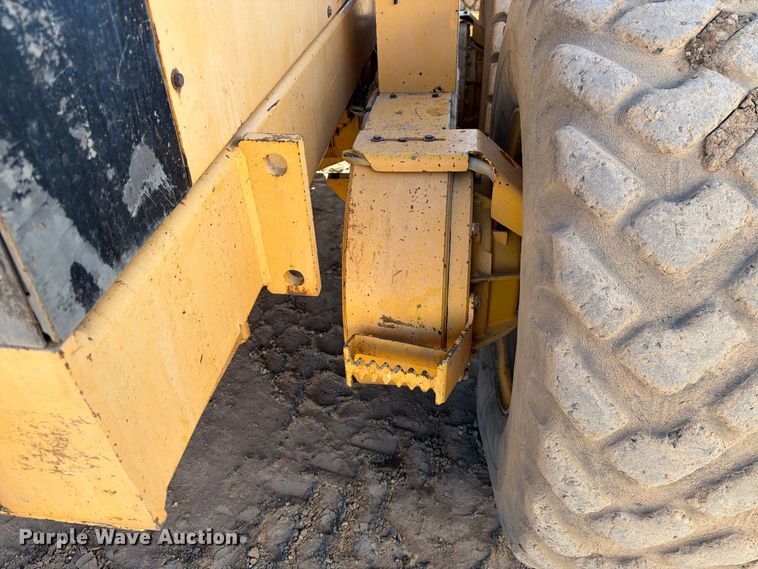image for item FK4656 2001 Volvo G710VHP motor grader