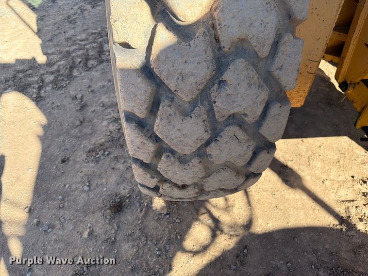image for item FK4656 2001 Volvo G710VHP motor grader