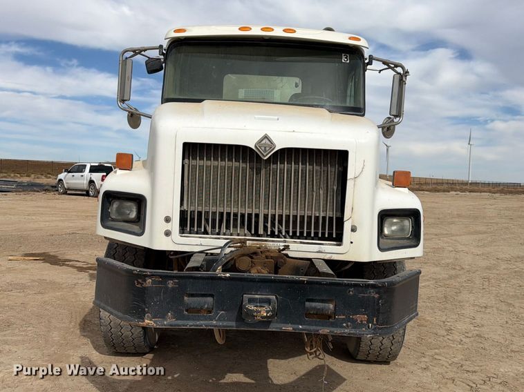 image for item FK4667 2007 International DF567 ready mix truck