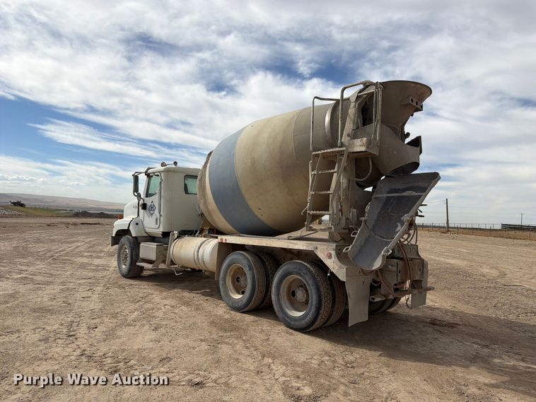 image for item FK4667 2007 International DF567 ready mix truck