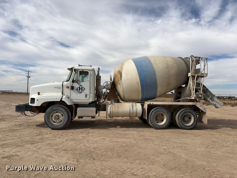 image for item FK4667 2007 International DF567 ready mix truck