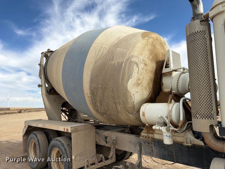 image for item FK4667 2007 International DF567 ready mix truck