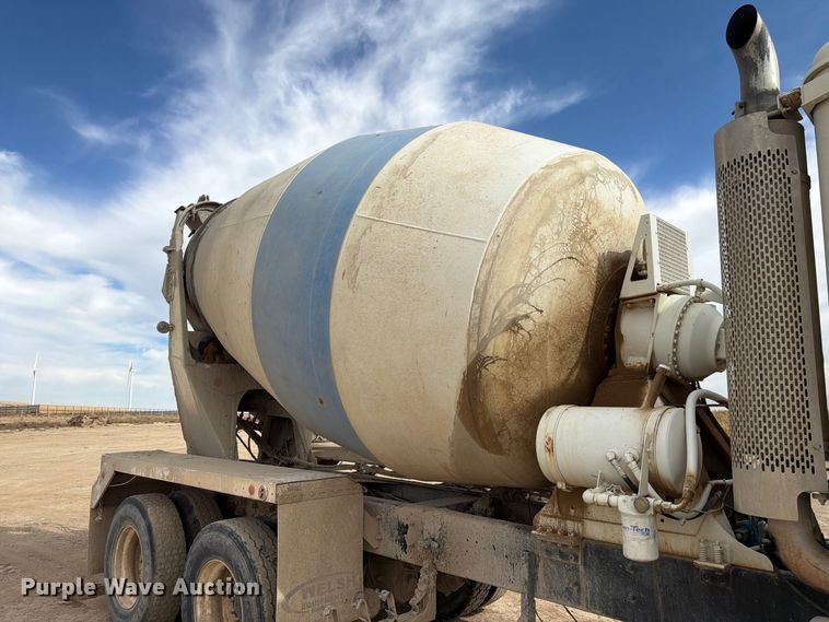 image for item FK4667 2007 International DF567 ready mix truck