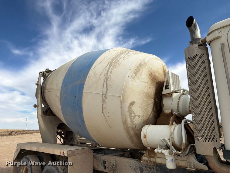 image for item FK4667 2007 International DF567 ready mix truck