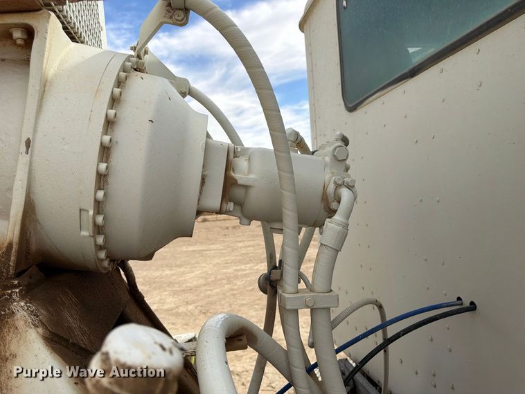 image for item FK4667 2007 International DF567 ready mix truck