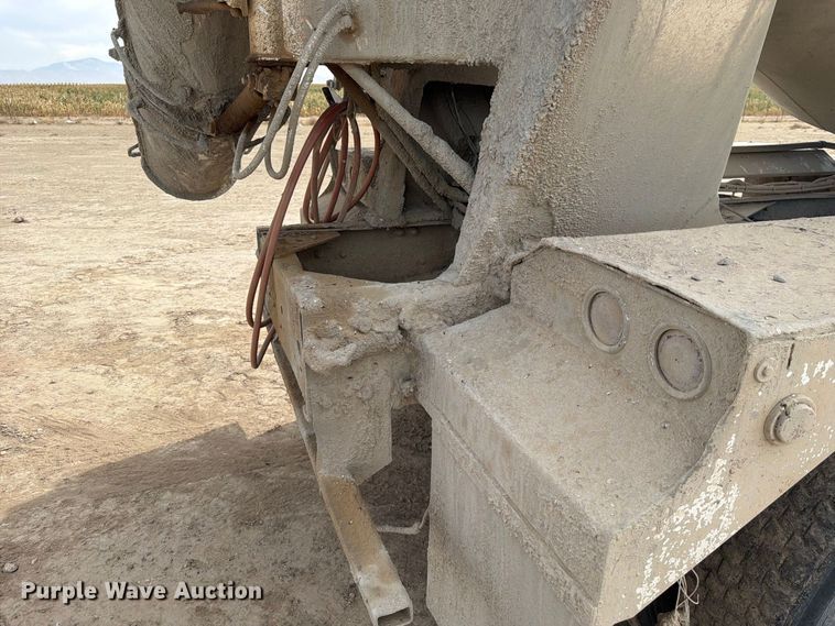 image for item FK4667 2007 International DF567 ready mix truck