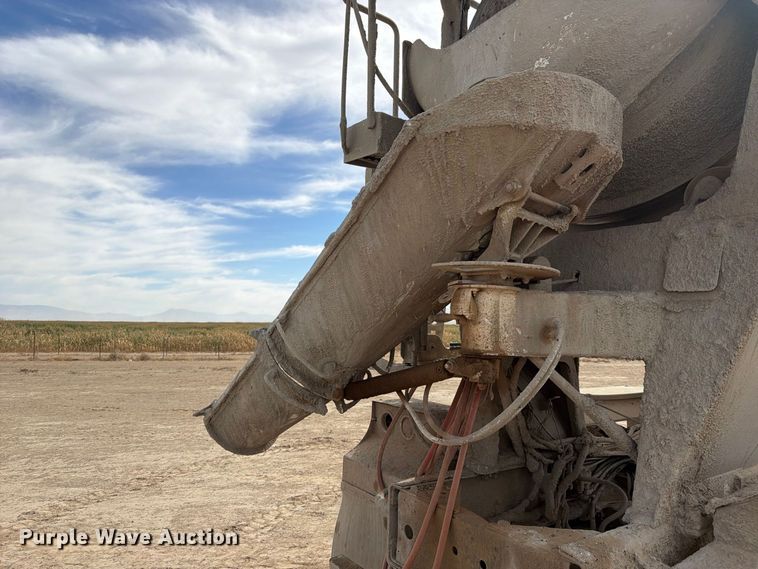 image for item FK4667 2007 International DF567 ready mix truck