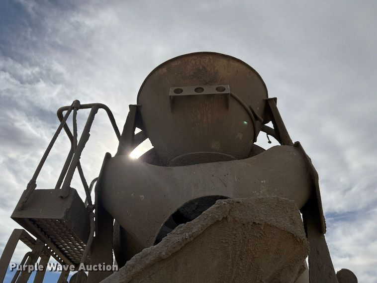 image for item FK4667 2007 International DF567 ready mix truck