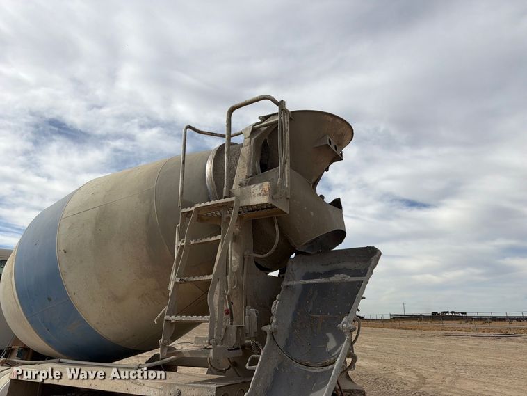 image for item FK4667 2007 International DF567 ready mix truck