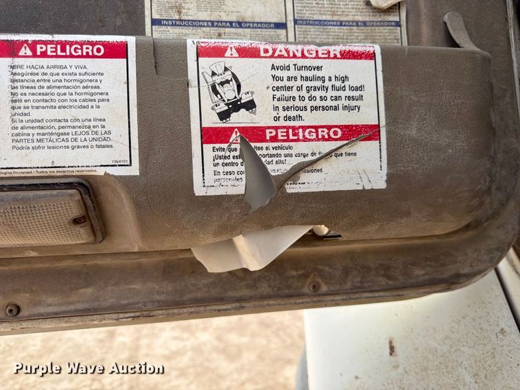 image for item FK4667 2007 International DF567 ready mix truck