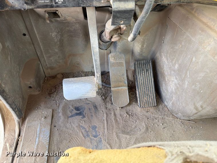 image for item FK4667 2007 International DF567 ready mix truck