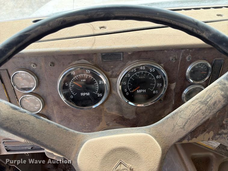 image for item FK4667 2007 International DF567 ready mix truck
