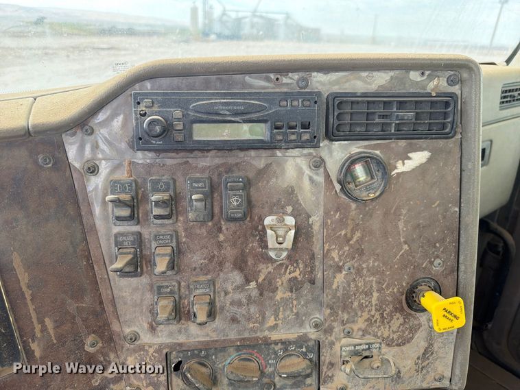 image for item FK4667 2007 International DF567 ready mix truck