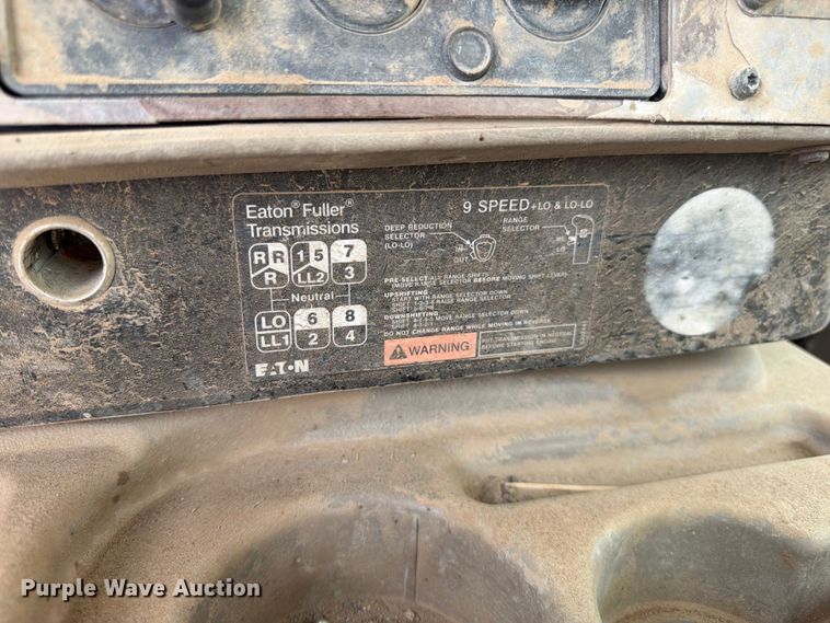 image for item FK4667 2007 International DF567 ready mix truck