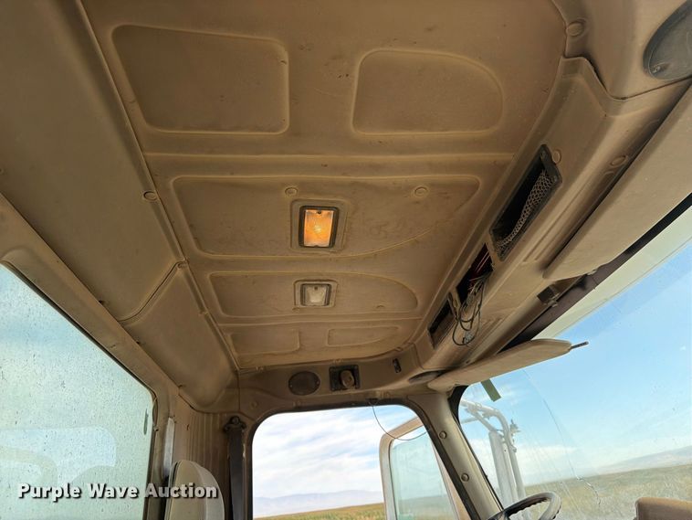 image for item FK4667 2007 International DF567 ready mix truck