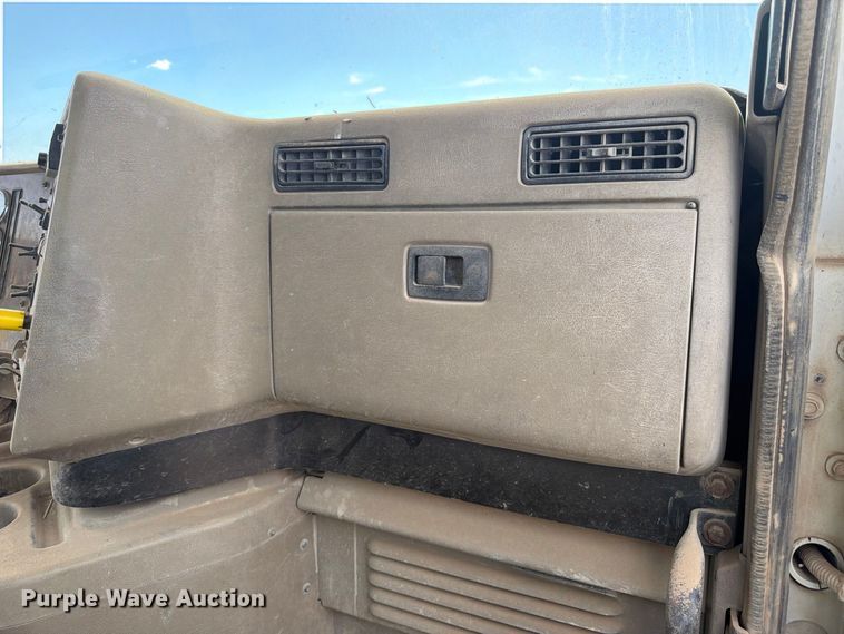 image for item FK4667 2007 International DF567 ready mix truck