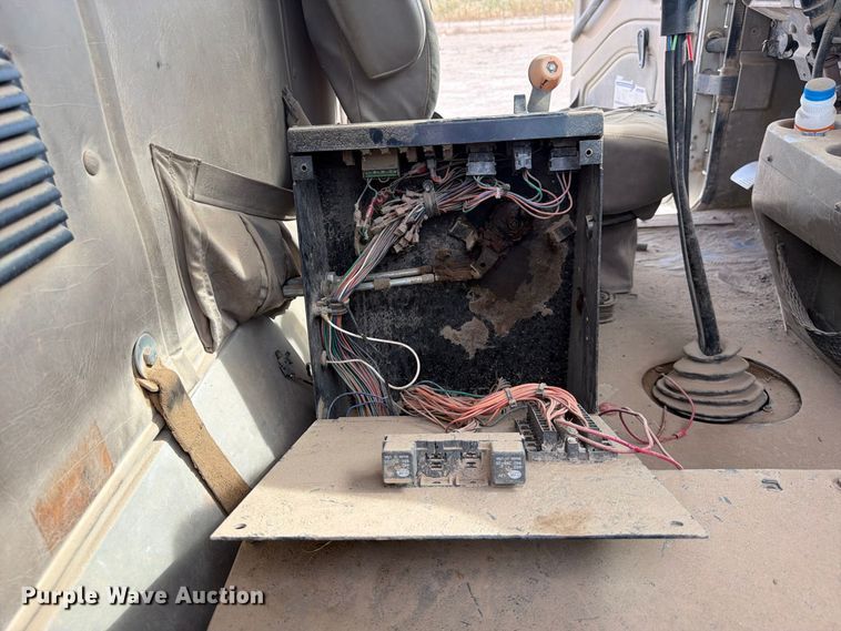 image for item FK4667 2007 International DF567 ready mix truck