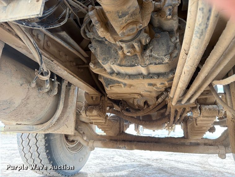 image for item FK4667 2007 International DF567 ready mix truck