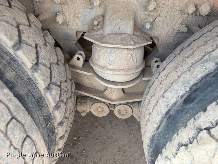 image for item FK4667 2007 International DF567 ready mix truck