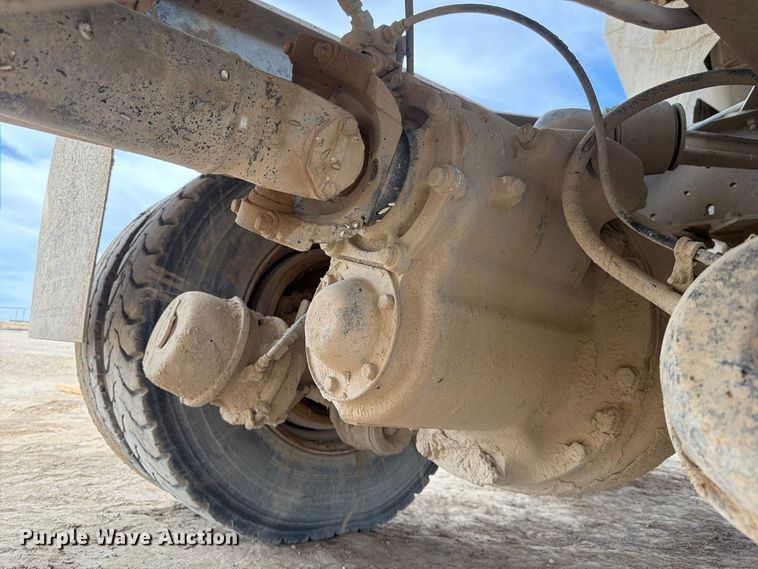 image for item FK4667 2007 International DF567 ready mix truck