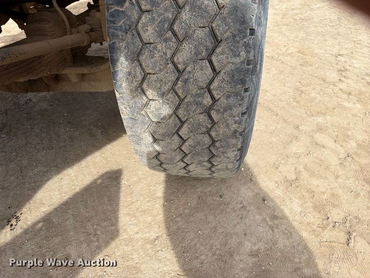 image for item FK4667 2007 International DF567 ready mix truck