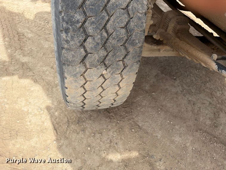image for item FK4667 2007 International DF567 ready mix truck