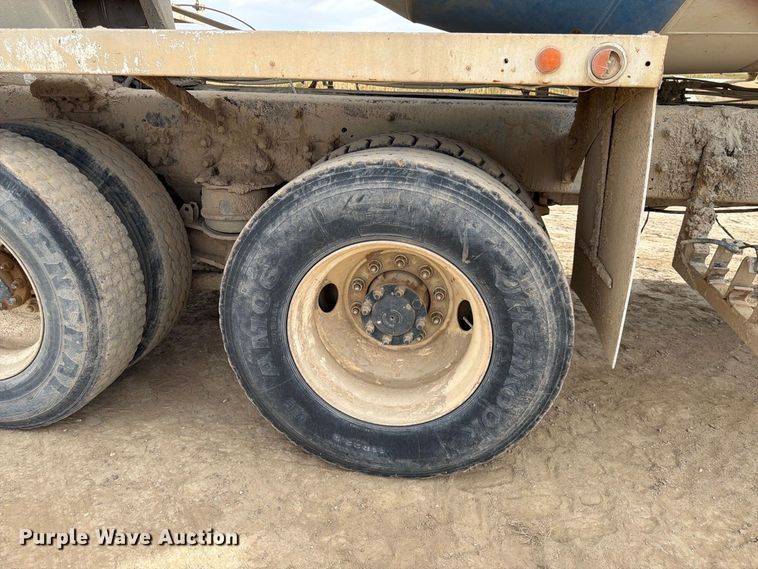 image for item FK4667 2007 International DF567 ready mix truck