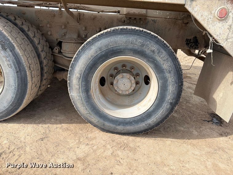 image for item FK4667 2007 International DF567 ready mix truck