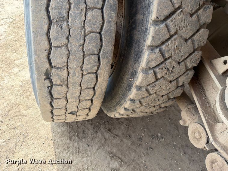 image for item FK4667 2007 International DF567 ready mix truck