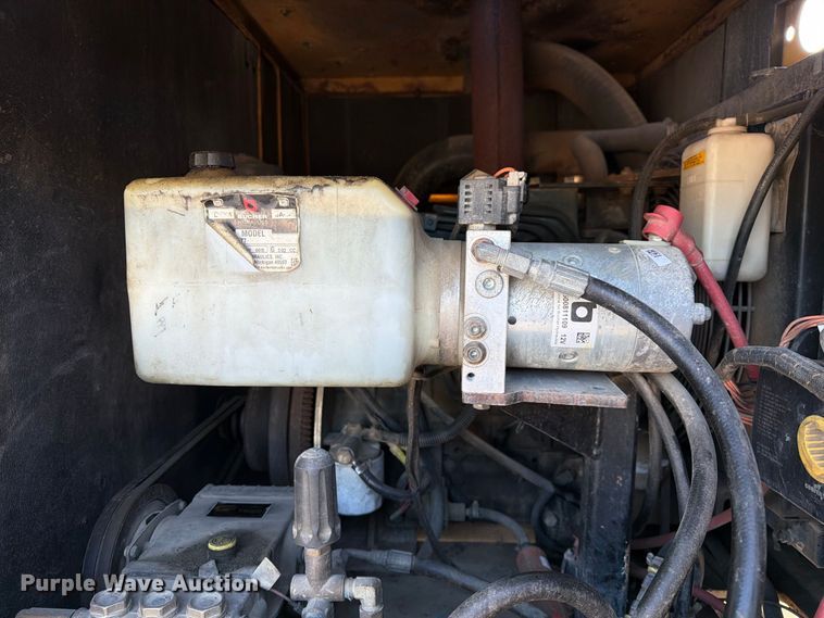 image for item FM6523 2012 Vermeer V500HD vacuum excavator