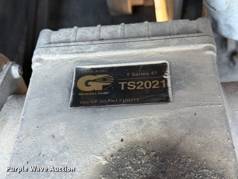 image for item FM6523 2012 Vermeer V500HD vacuum excavator