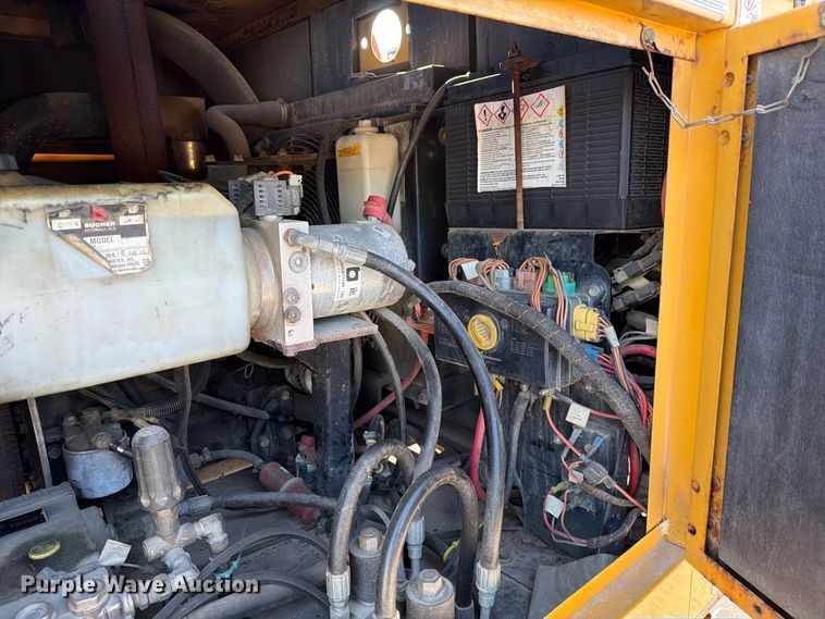 image for item FM6523 2012 Vermeer V500HD vacuum excavator
