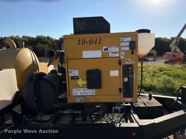 image for item FM6523 2012 Vermeer V500HD vacuum excavator