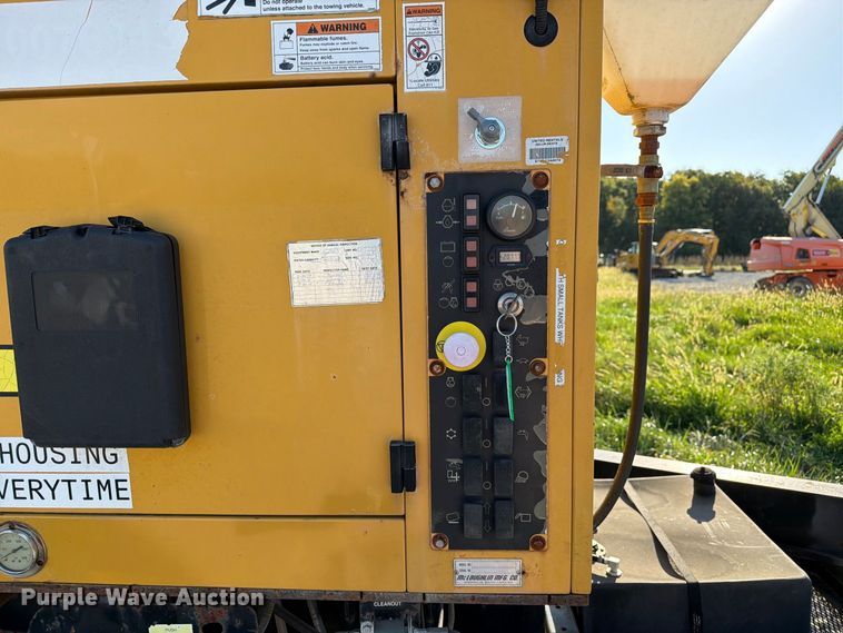 image for item FM6523 2012 Vermeer V500HD vacuum excavator