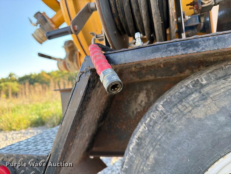 image for item FM6523 2012 Vermeer V500HD vacuum excavator