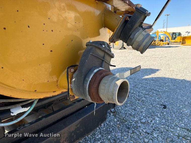 image for item FM6523 2012 Vermeer V500HD vacuum excavator