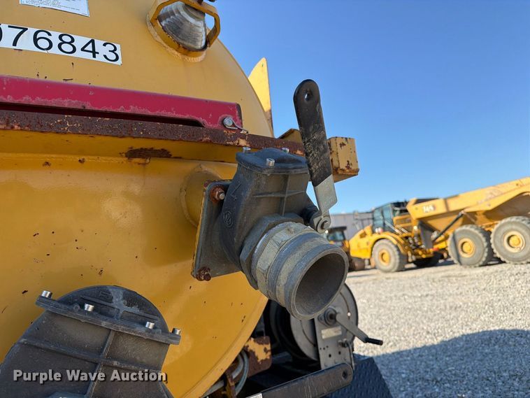image for item FM6523 2012 Vermeer V500HD vacuum excavator