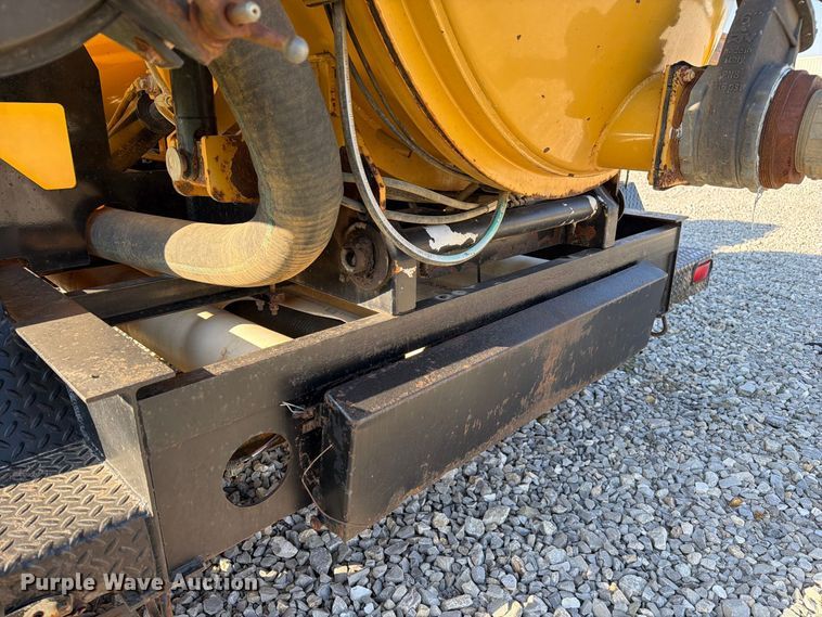 image for item FM6523 2012 Vermeer V500HD vacuum excavator