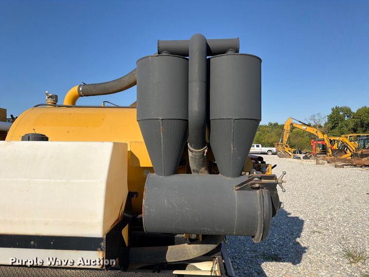 image for item FM6523 2012 Vermeer V500HD vacuum excavator