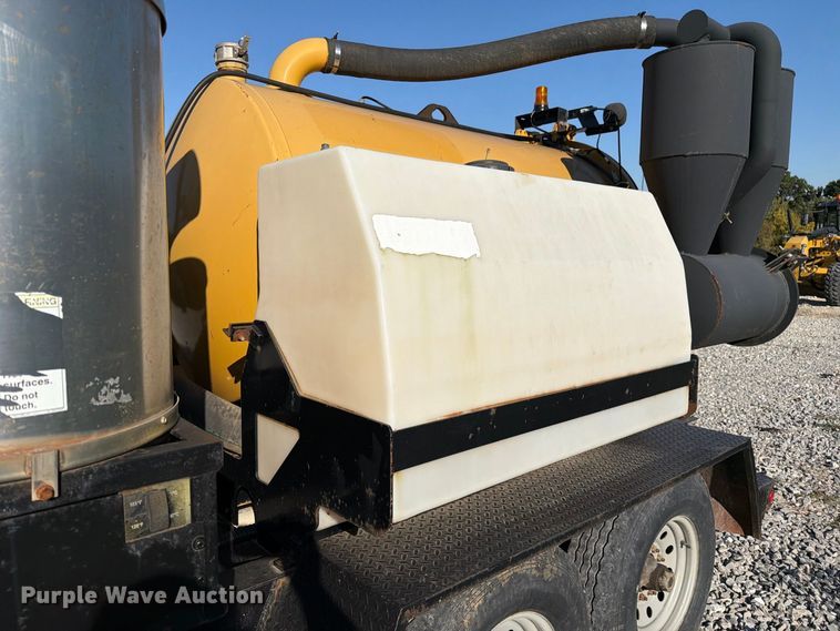 image for item FM6523 2012 Vermeer V500HD vacuum excavator