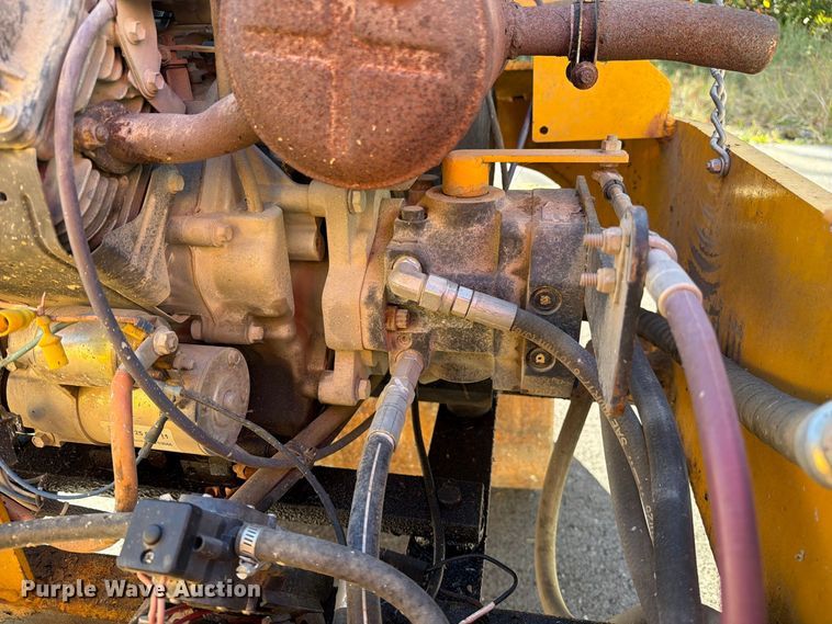 image for item FM6525 Mauldin 4000 double drum roller