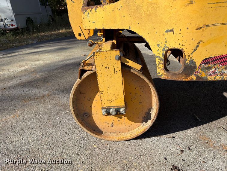 image for item FM6525 Mauldin 4000 double drum roller