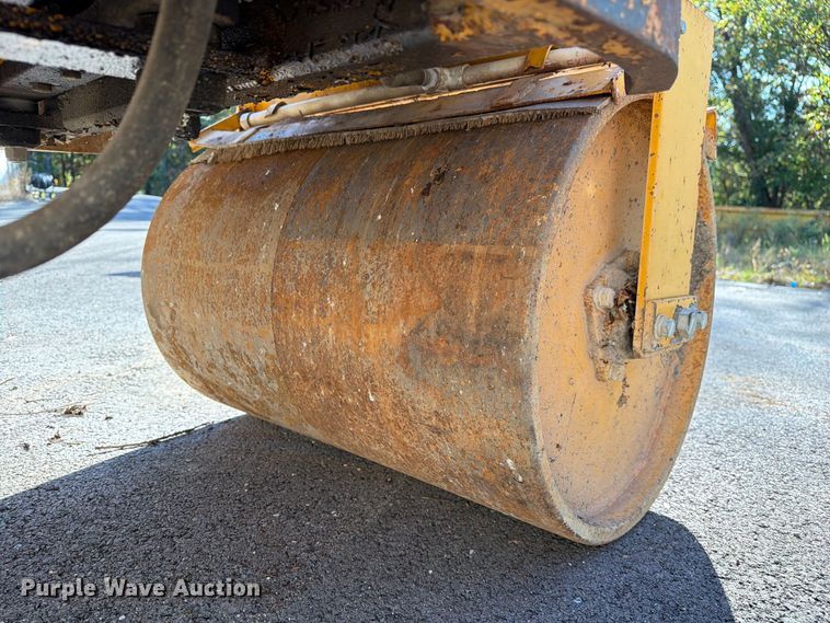 image for item FM6525 Mauldin 4000 double drum roller