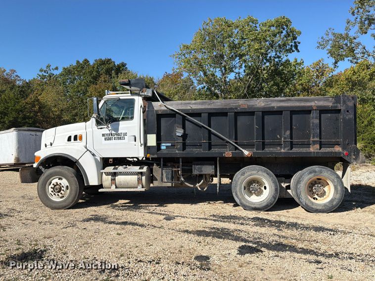 image for item FM6526 2006 Sterling L8500 dump truck