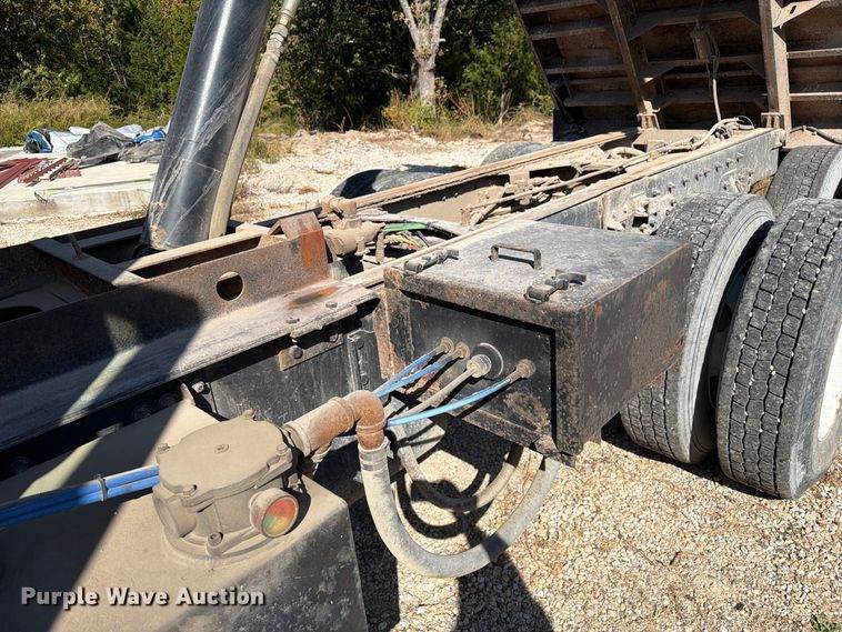 image for item FM6526 2006 Sterling L8500 dump truck