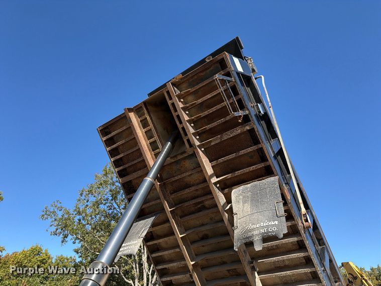 image for item FM6526 2006 Sterling L8500 dump truck